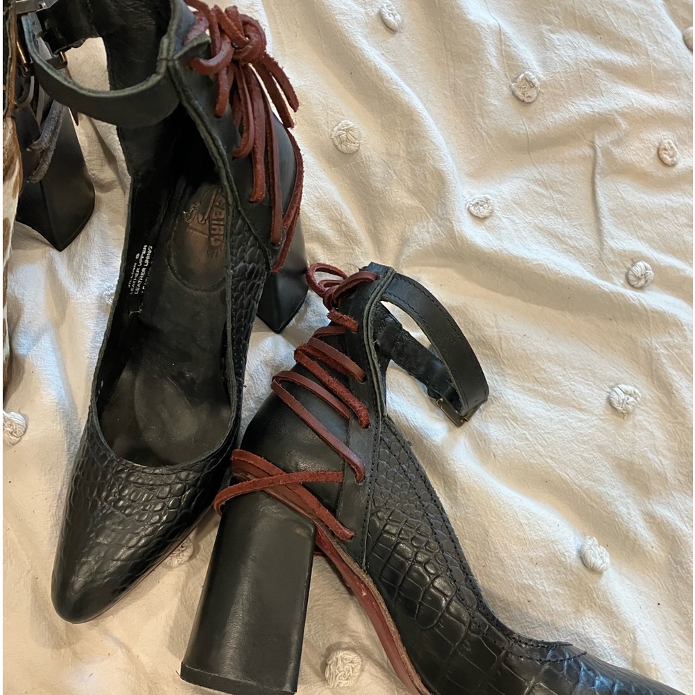 Freebird by Steven JILLIAN size 8 new black croco
